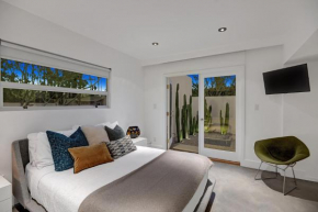 Hollywood Palms Estate- Ultra-Luxe, Pool, Spa, Firepit, Outdoor Kitchen & More